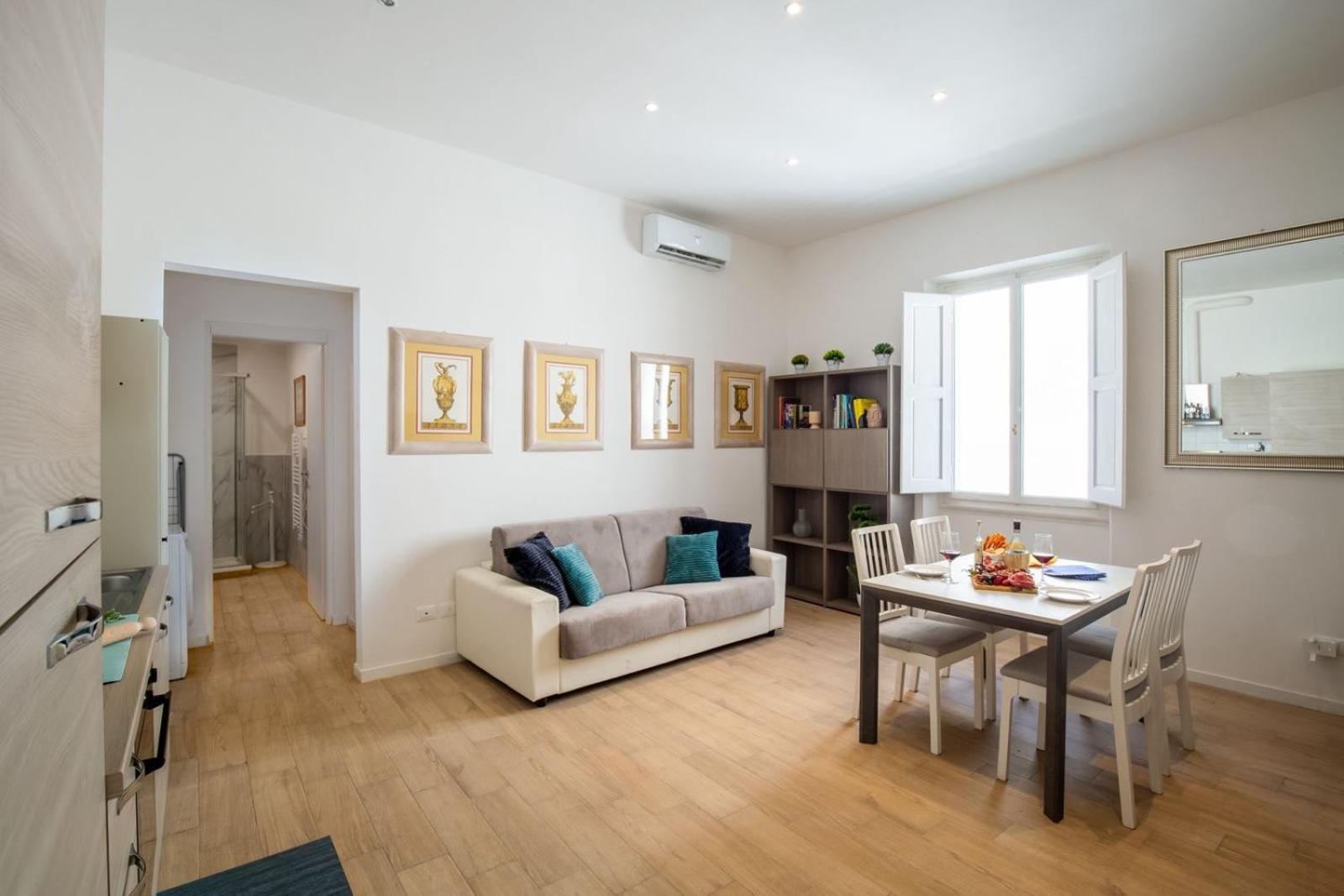 Apartment Monique-5 Minuti Dalla Stazione Florence